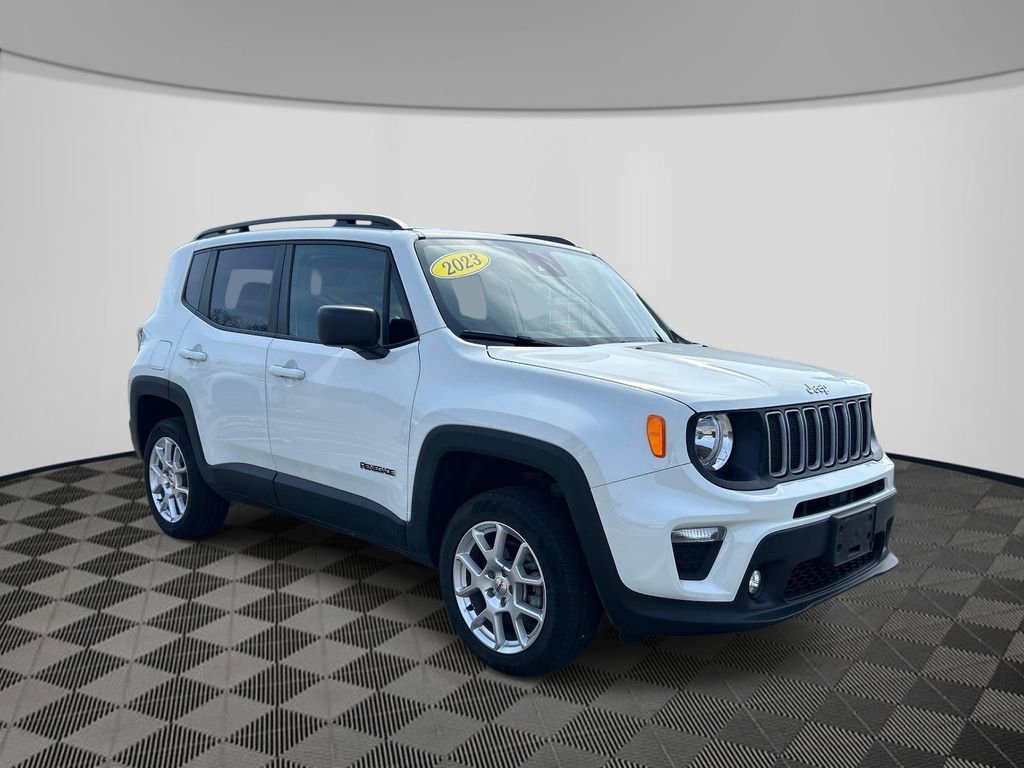 Certified 2023 Jeep Renegade Latitude w/ Premium Group image 3