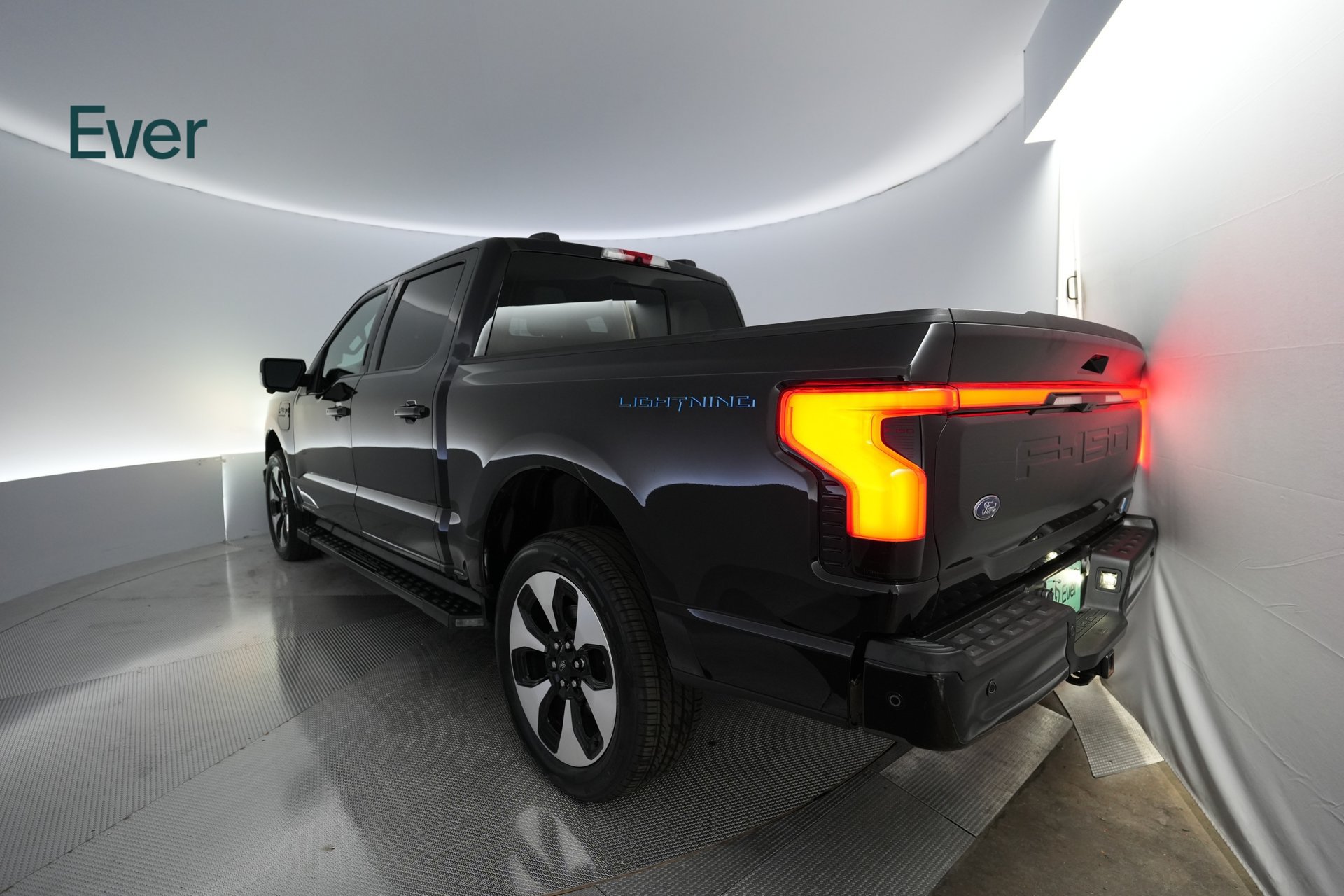 Used 2023 Ford F150 Lightning Platinum AWD/4WD image 3