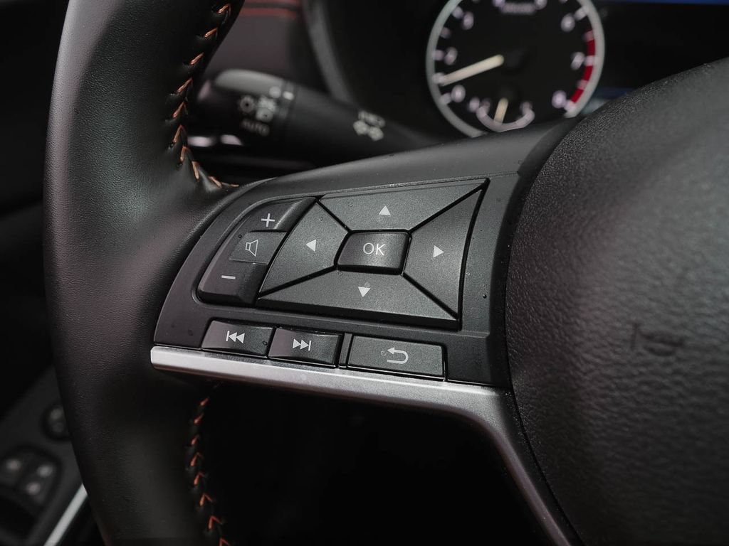 Used 2025 Nissan Sentra SR FWD image 29