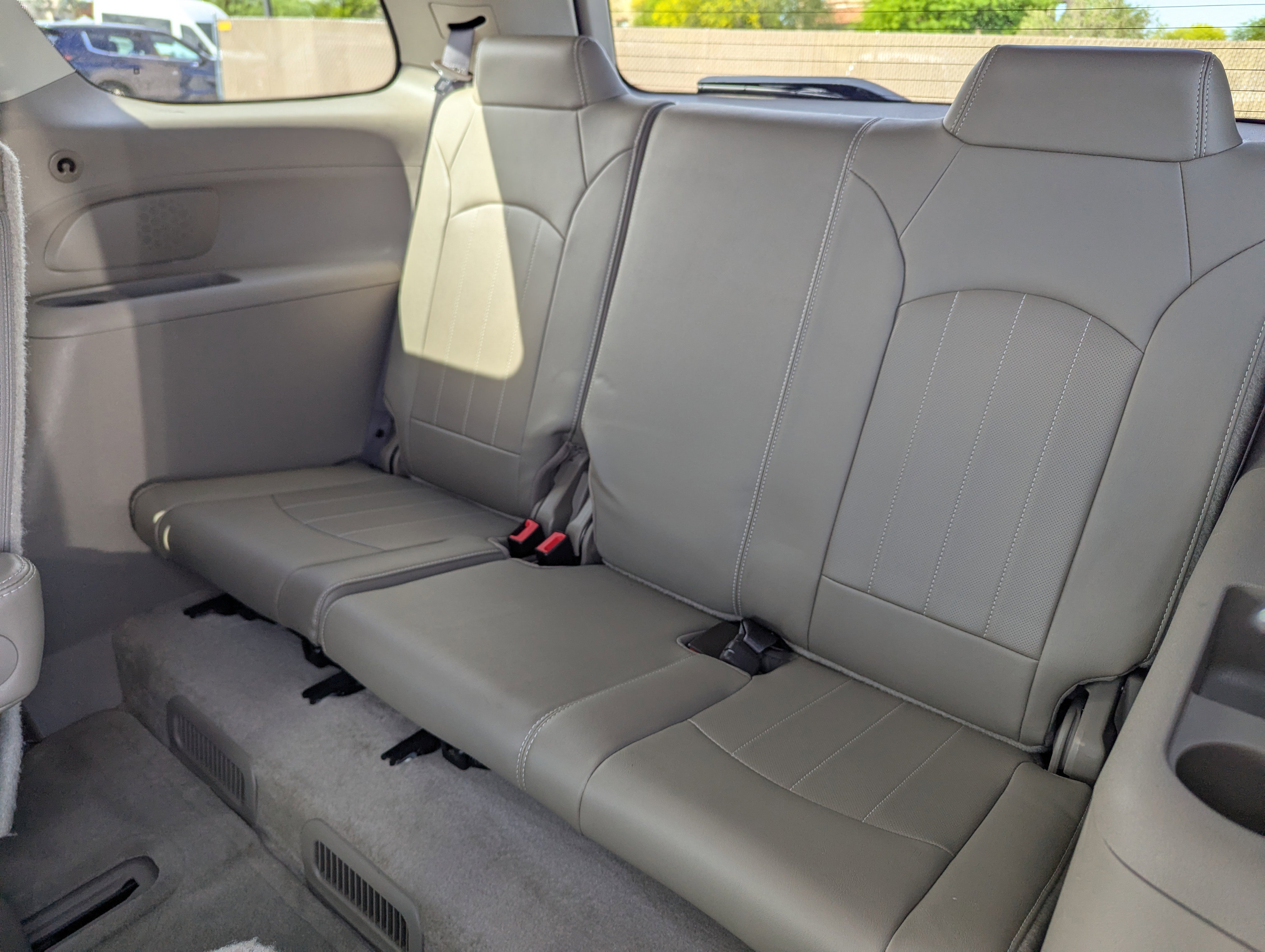 Used 2015 GMC Acadia Denali image 9