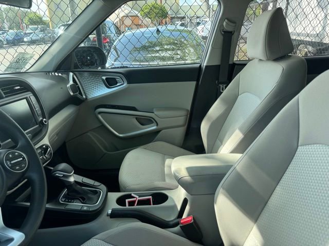 Certified 2023 Kia Soul LX FWD image 5