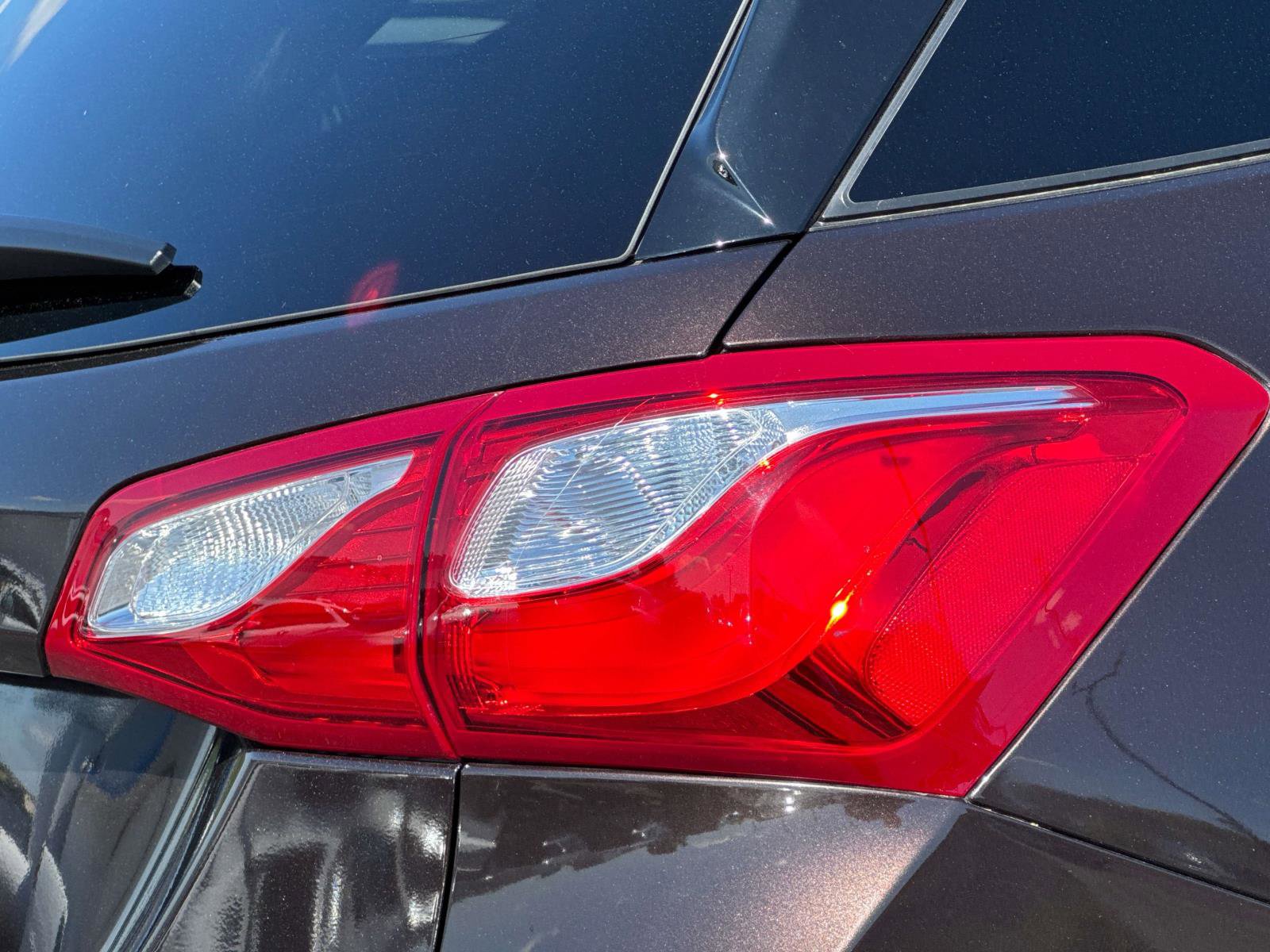 Used 2020 Chevrolet Equinox Premier FWD image 28
