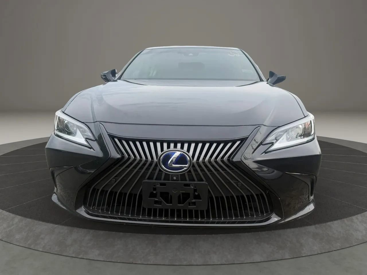Used 2020 Lexus ES 300h w/ Accessory Package FWD image 2
