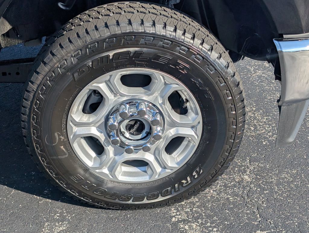 New 2026 Ford F250 XLT w/ FX4 Off-Road Package image 18