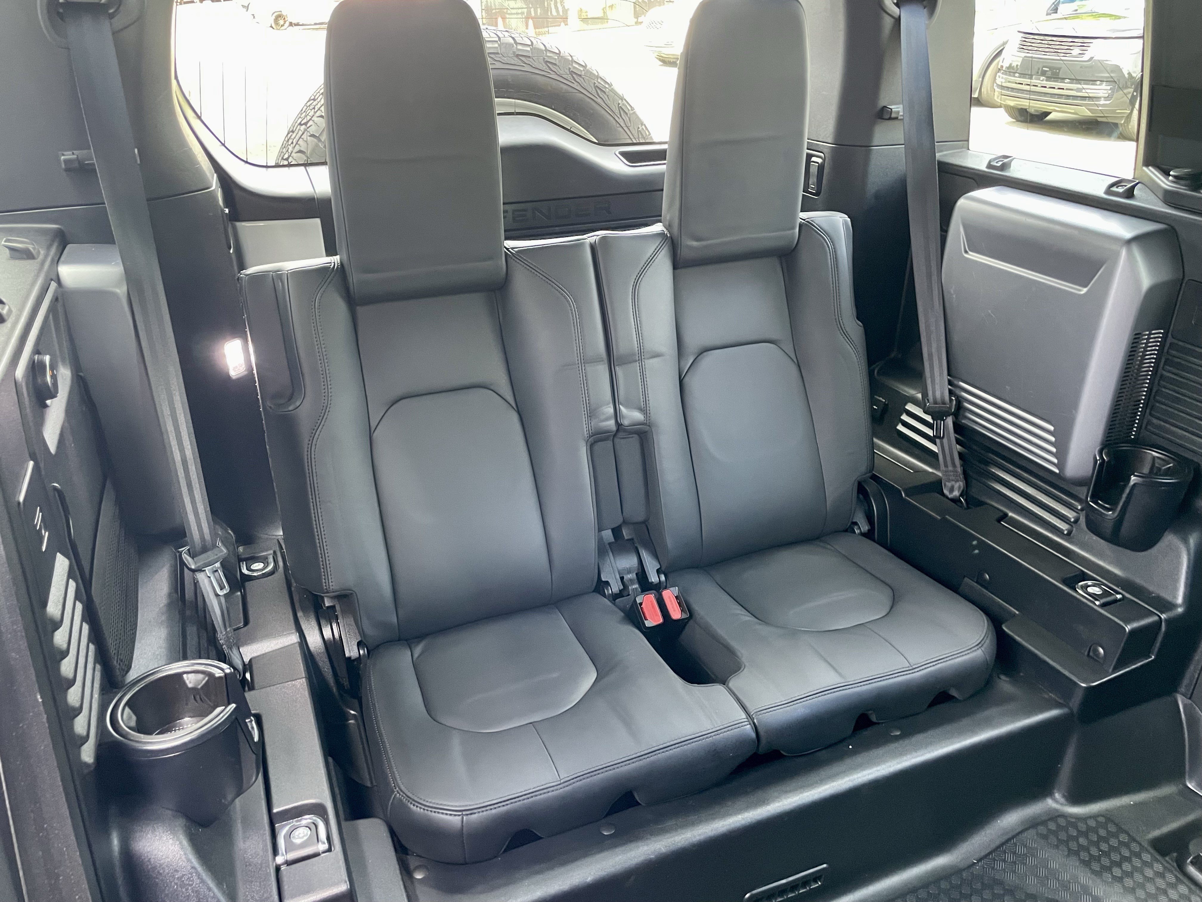 Used 2022 Land Rover Defender 110 X-Dynamic HSE AWD/4WD image 32