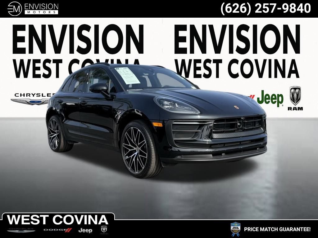 Used 2025 Porsche Macan image 1