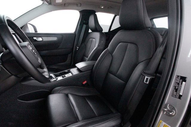 Certified 2025 Volvo XC40 B5 Core w/ Climate Package AWD/4WD image 28