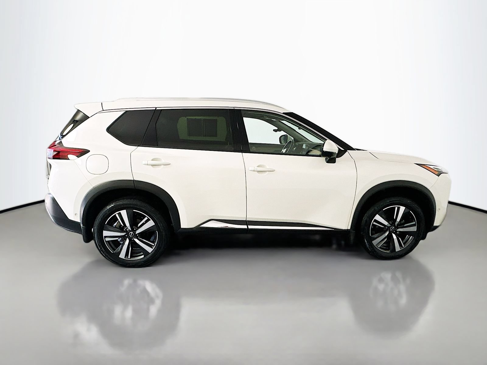 Certified 2023 Nissan Rogue Platinum w/ Platinum Premium Package AWD/4WD image 8