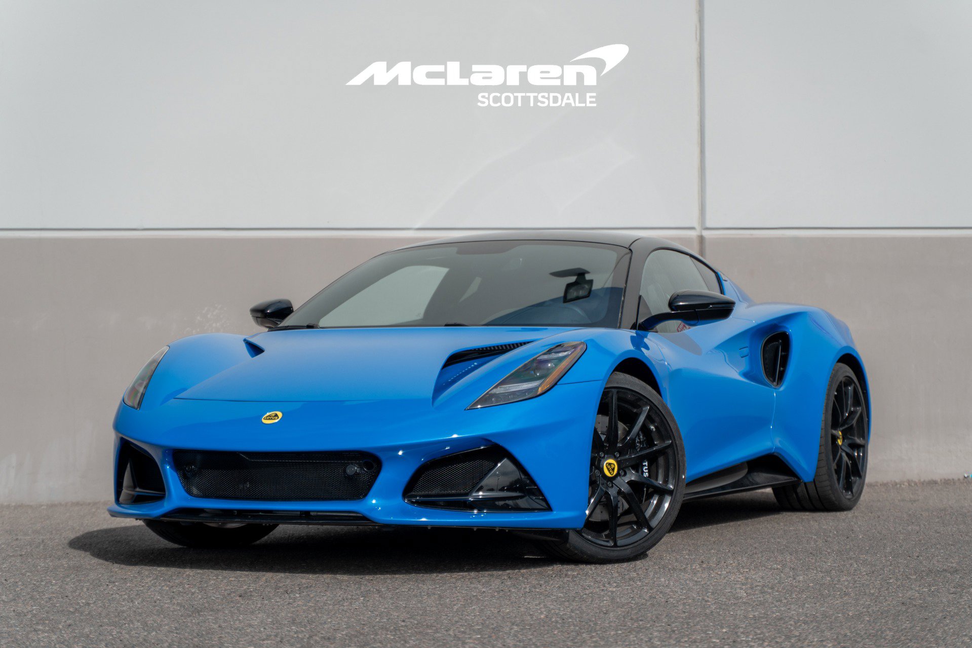 Used 2025 Lotus Emira RWD image 2