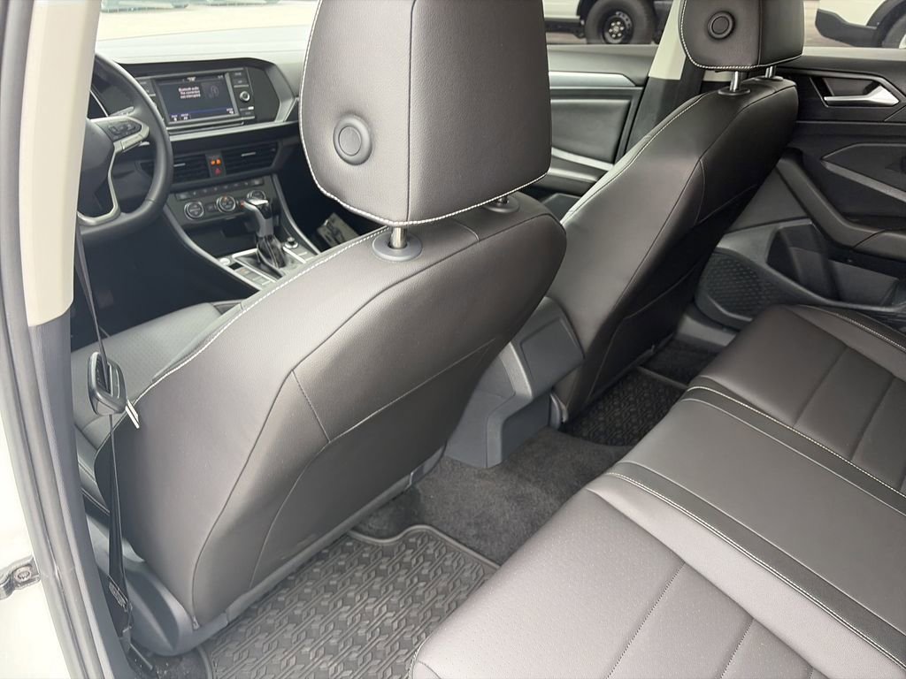 Used 2023 Volkswagen Jetta SE FWD image 29
