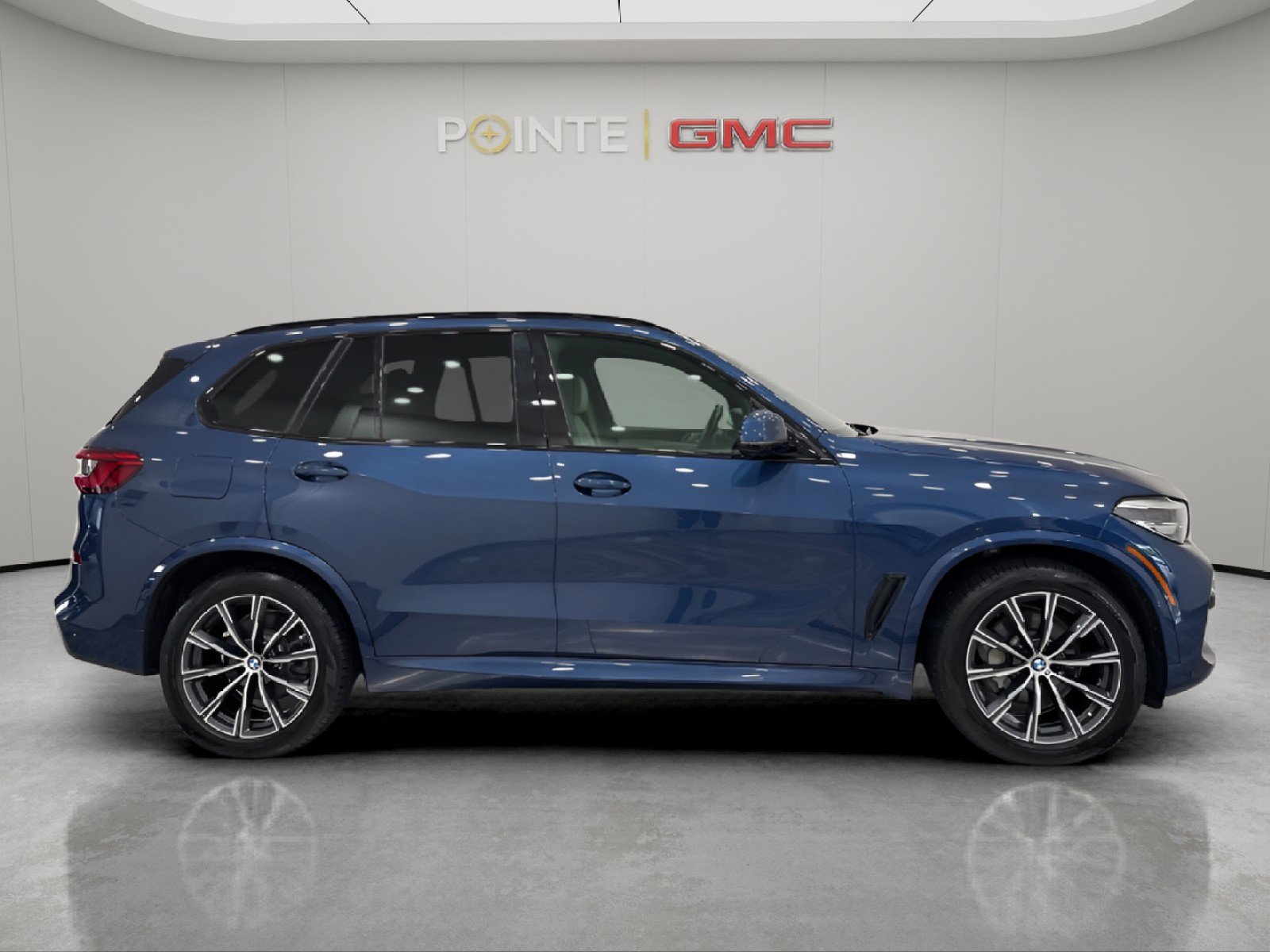 Used 2019 BMW X5 xDrive40i w/ M Sport Package image 8