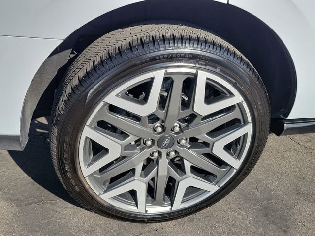 Certified 2025 Ford Expedition Platinum w/ Platinum Ultimate Package image 25