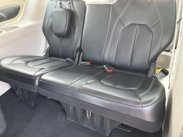 Used 2024 Chrysler Pacifica Limited FWD image 22
