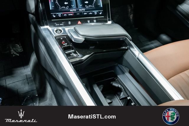 Used 2024 Audi Q8 e-tron Premium Plus image 16