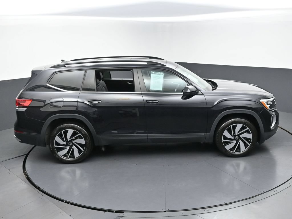 Used 2024 Volkswagen Atlas SE w/ Panoramic Sunroof Package FWD image 45