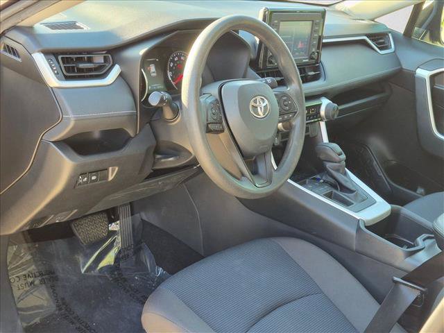 Used 2022 Toyota RAV4 LE FWD image 9
