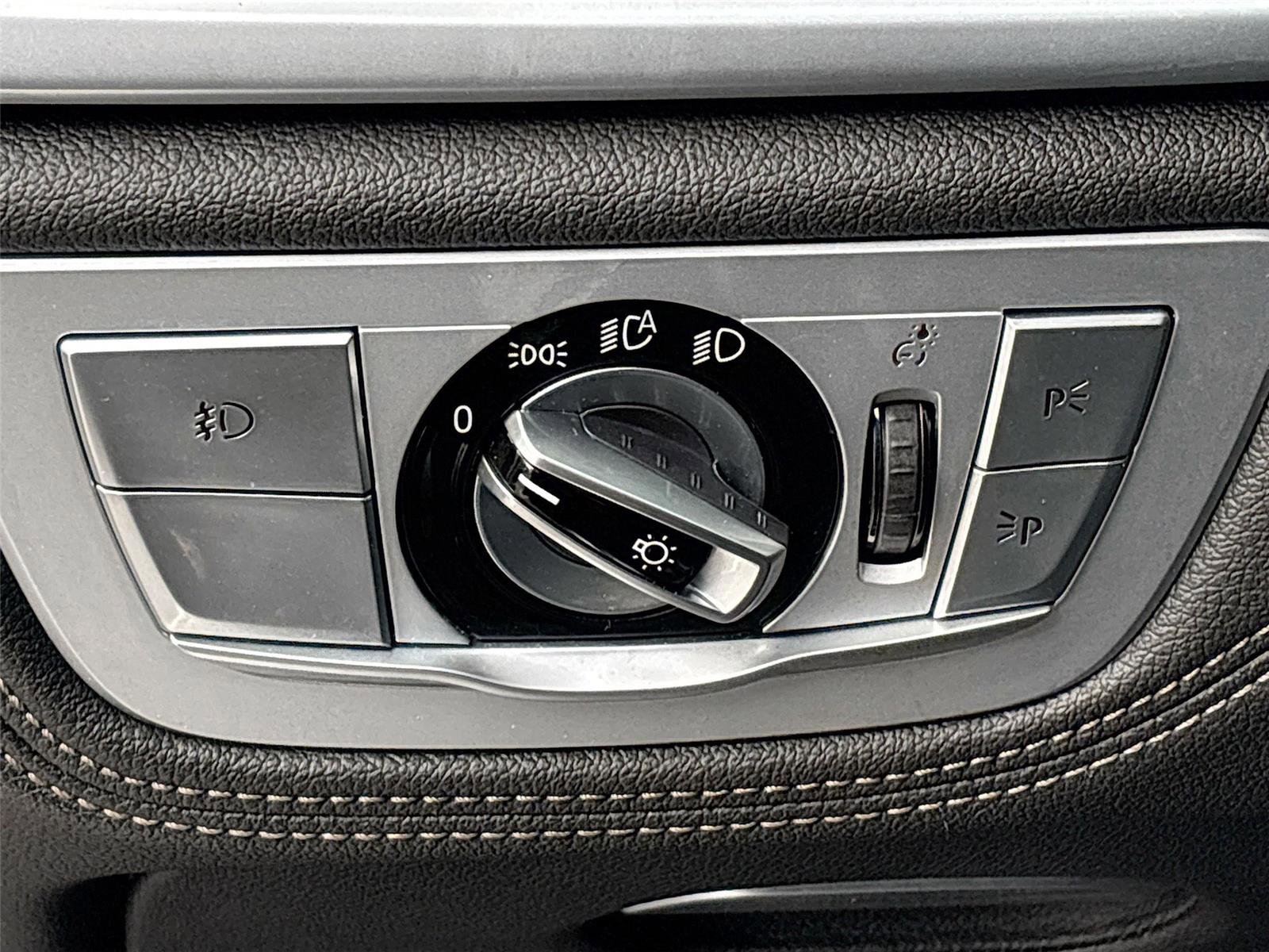 Used 2019 BMW 740e xDrive w/ M Sport Package image 10