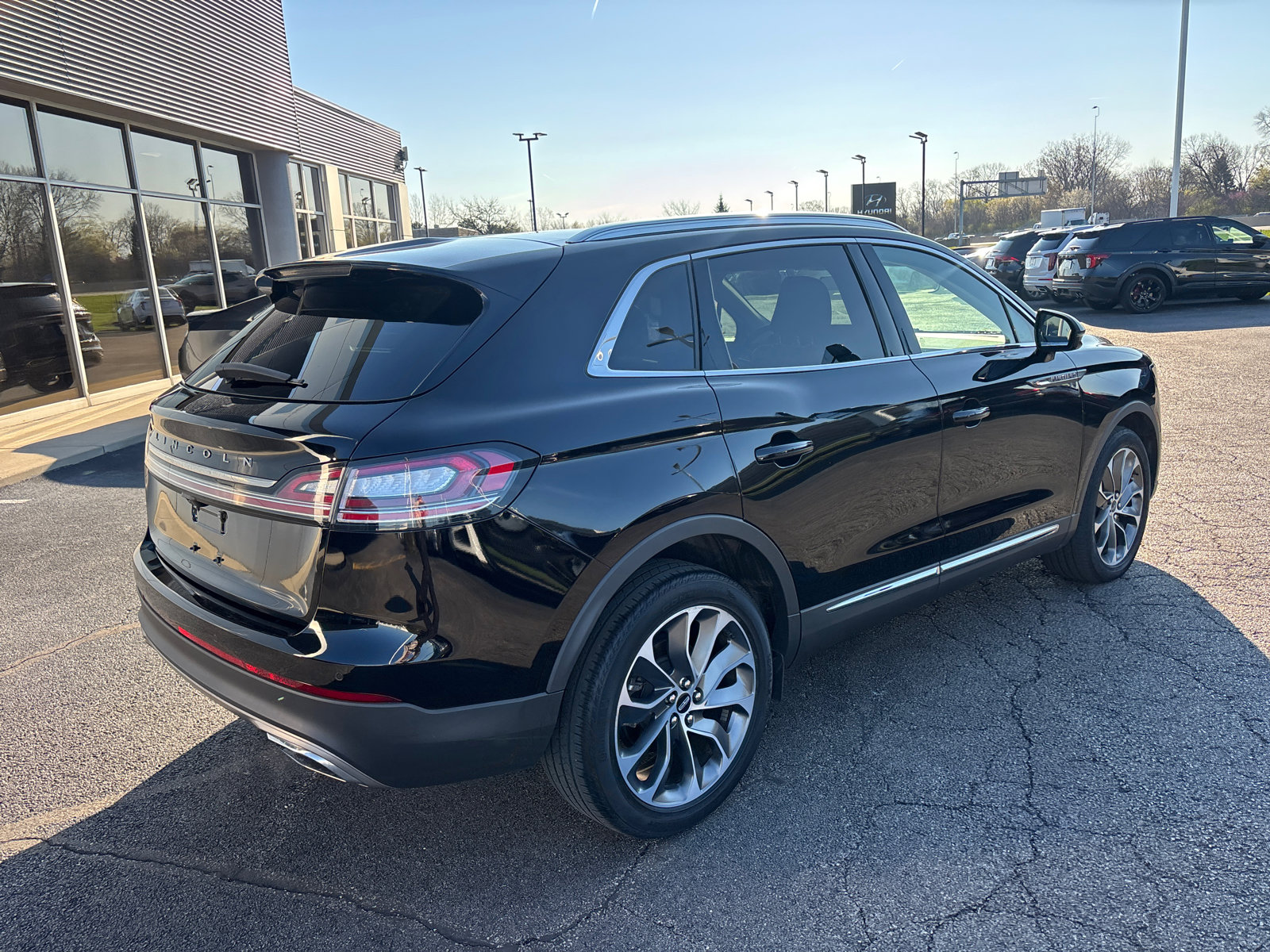 Certified 2022 Lincoln Nautilus Reserve w/ Cargo Utility Package image 7