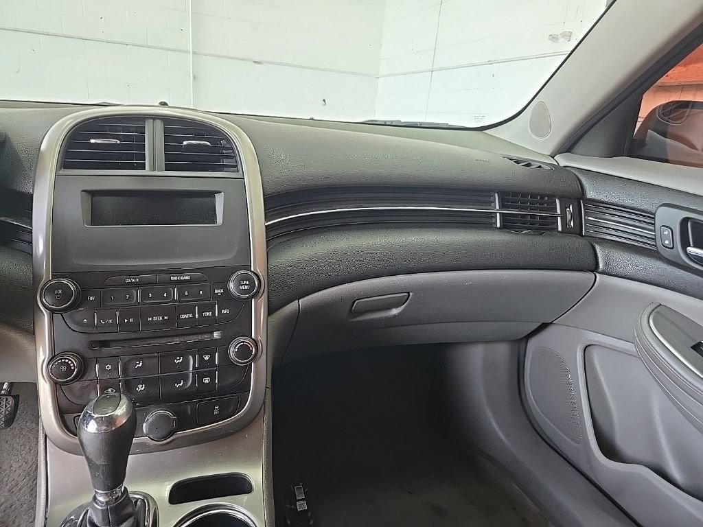 Used 2015 Chevrolet Malibu LS FWD image 21