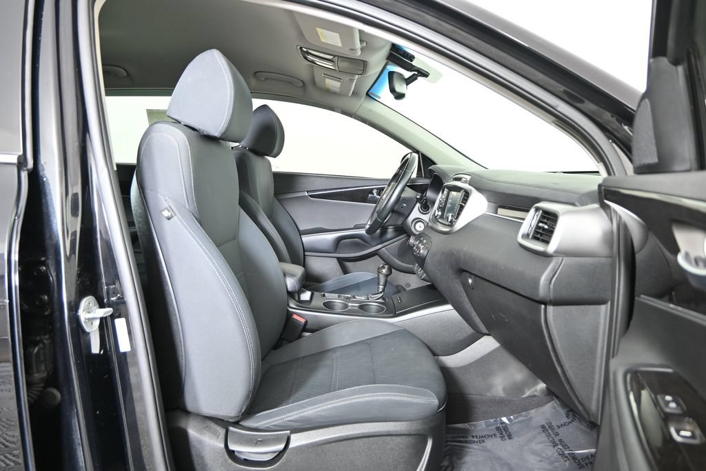 Used 2018 Kia Sorento FWD image 13