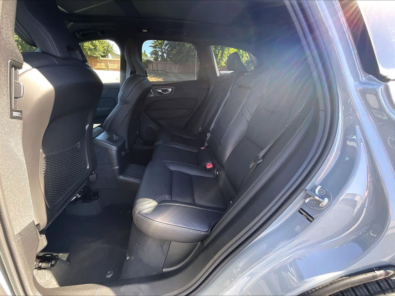New 2026 Volvo XC60 T8 Ultra w/ Climate Package AWD/4WD image 12
