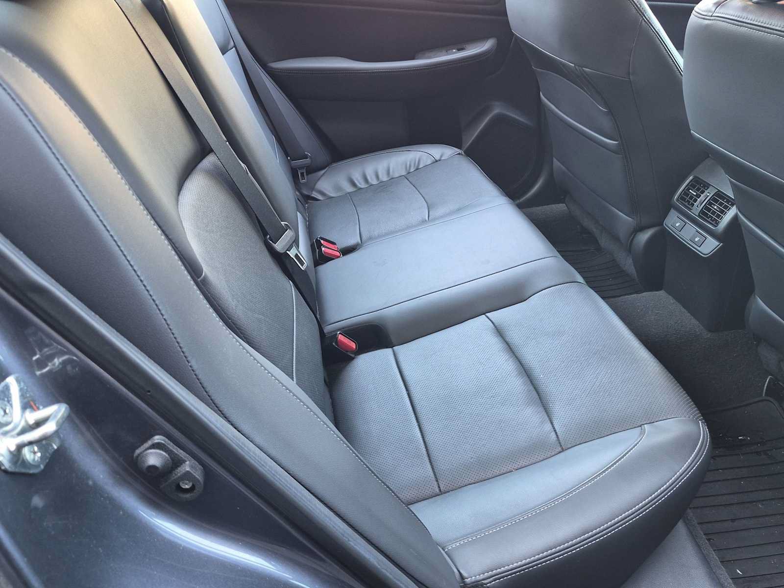 Used 2016 Subaru Legacy 2.5i Limited AWD/4WD image 21