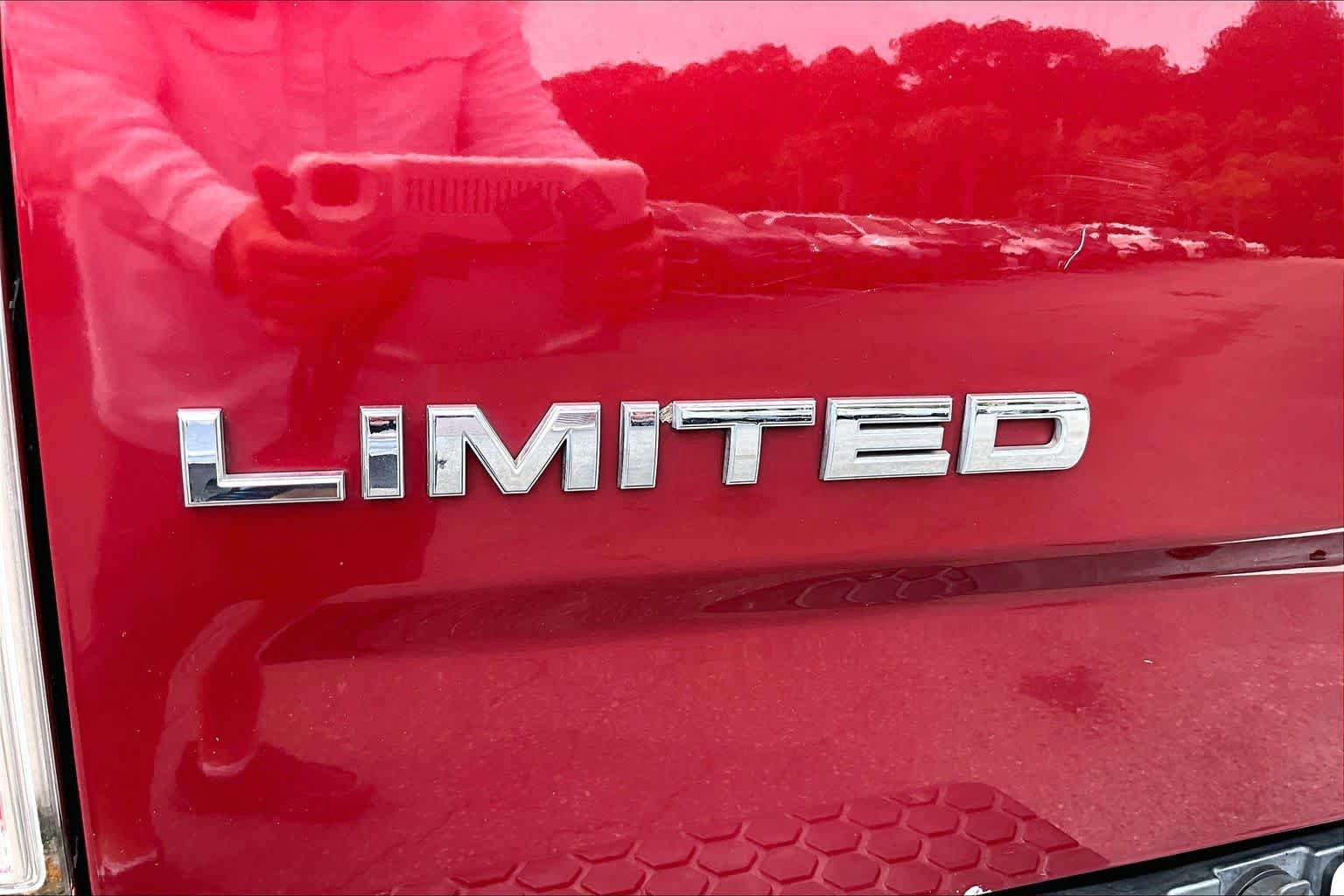 Used 2015 RAM 1500 Limited RWD image 10