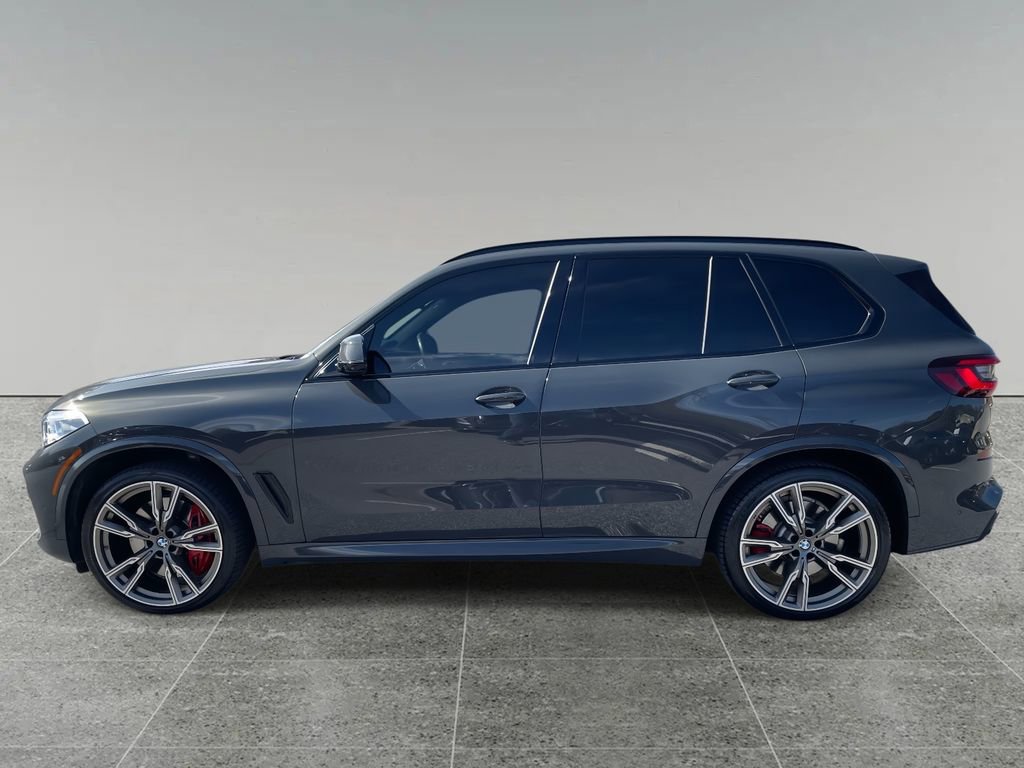Used 2022 BMW X5 M50i image 2