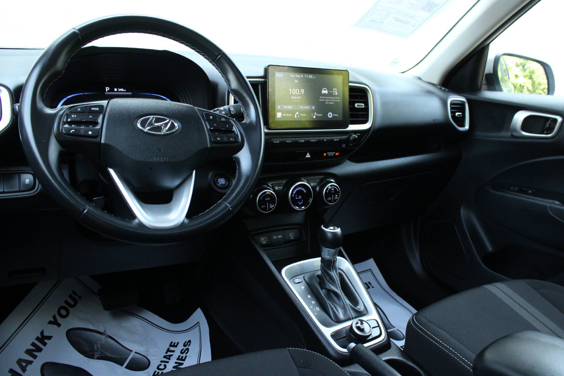 Used 2025 Hyundai Venue SEL FWD image 20