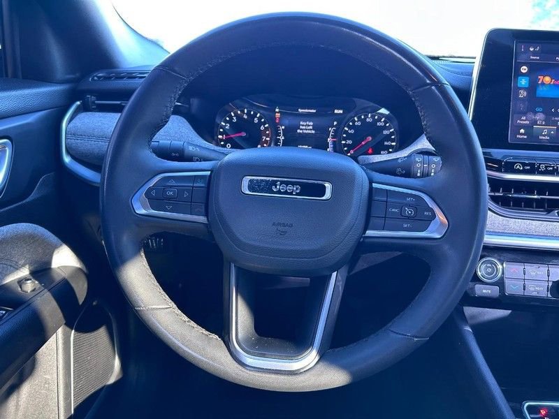 Used 2025 Jeep Compass Latitude image 10