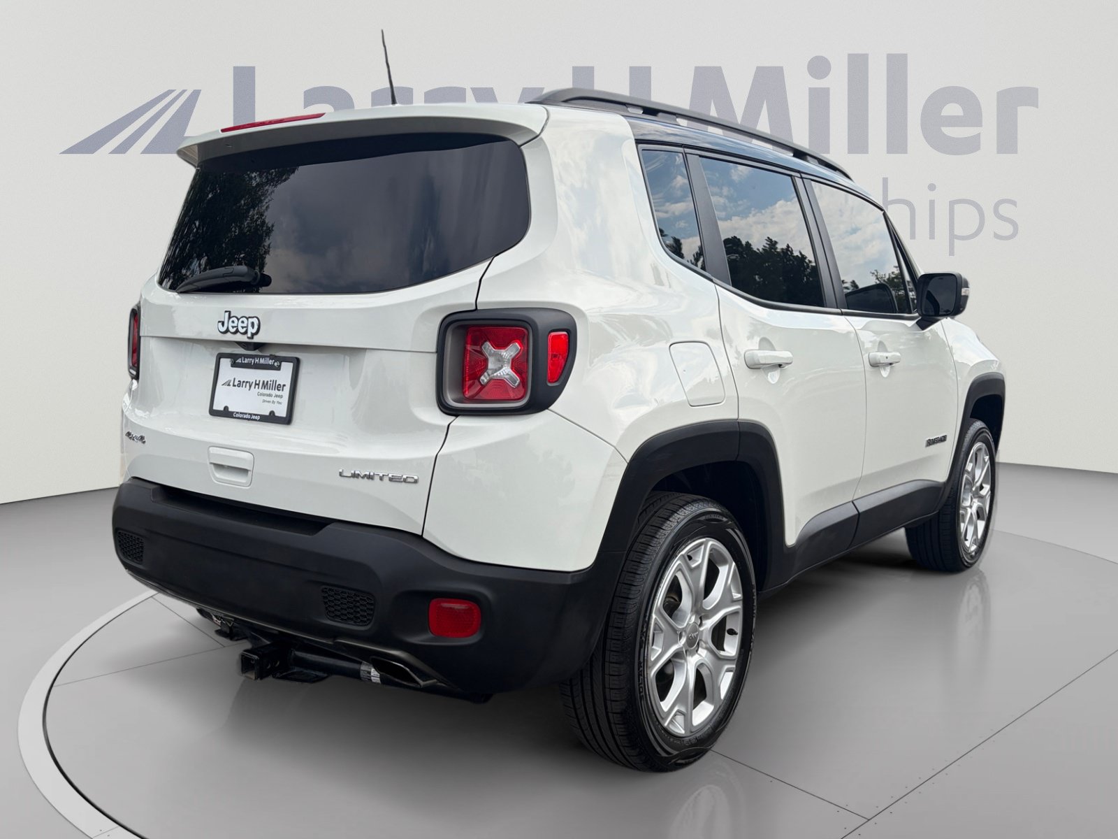 Used 2019 Jeep Renegade Limited AWD/4WD image 5
