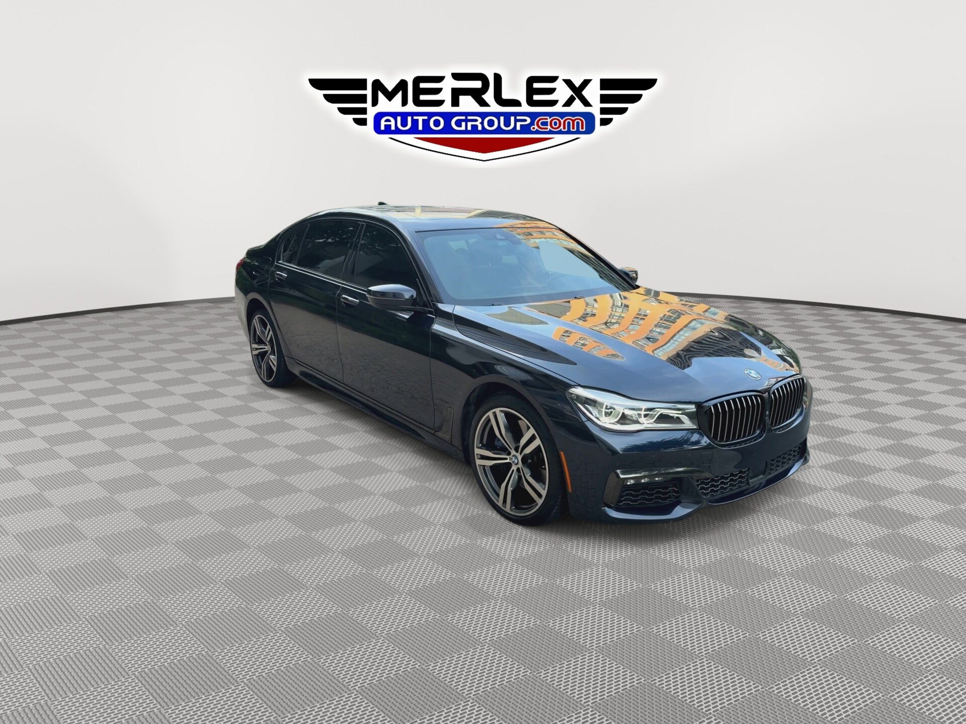 Used 2019 BMW 750i w/ M Sport Package RWD image 2