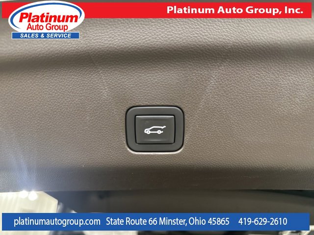 Used 2023 GMC Yukon XL SLT image 55