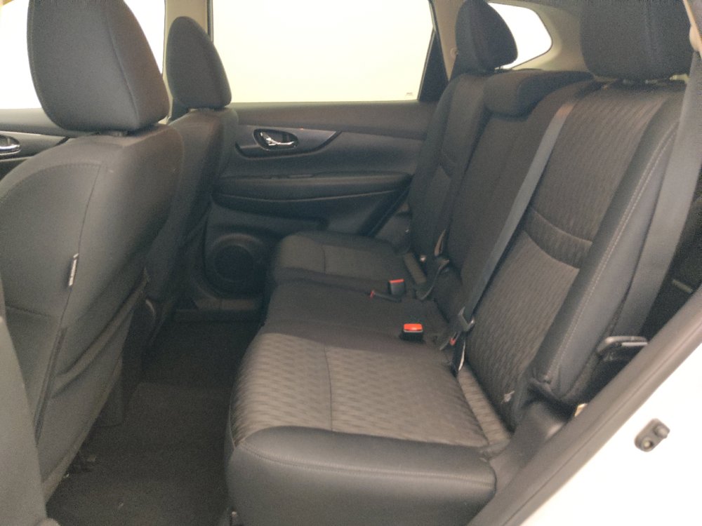 Used 2018 Nissan Rogue SV AWD/4WD image 18