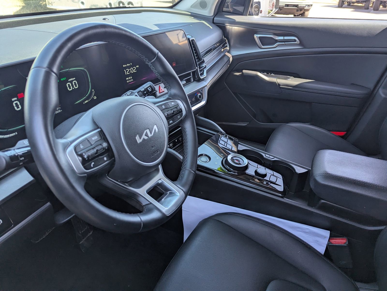 Used 2024 Kia Sportage EX image 17