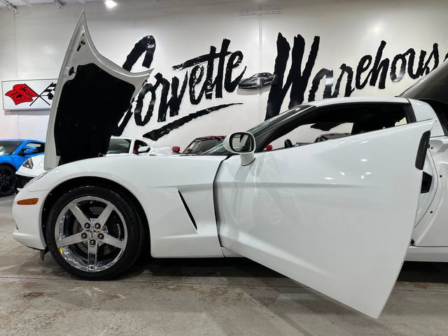 Used 2007 Chevrolet Corvette Coupe w/ Preferred Equipment Group RWD image 4