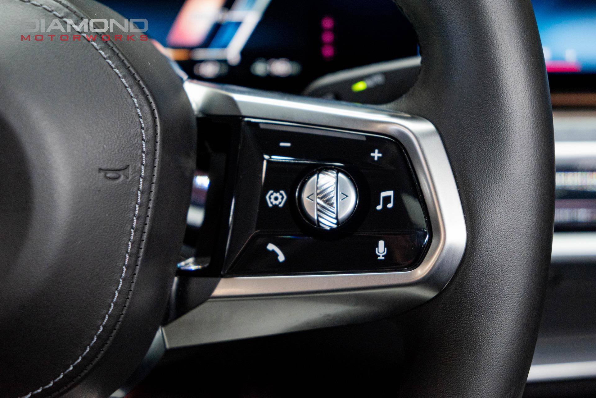 Used 2023 BMW i7 xDrive60 image 86