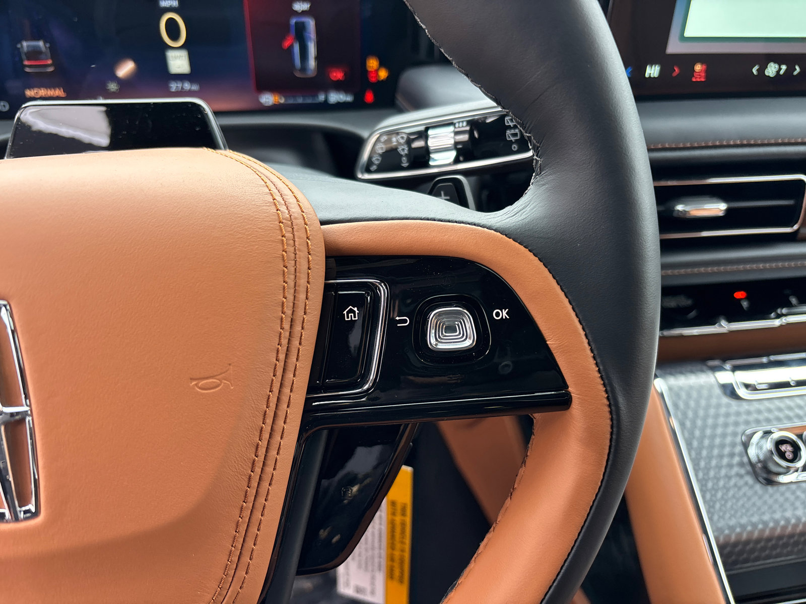 New 2026 Lincoln Aviator Black Label w/ Dynamic Handling Package image 18