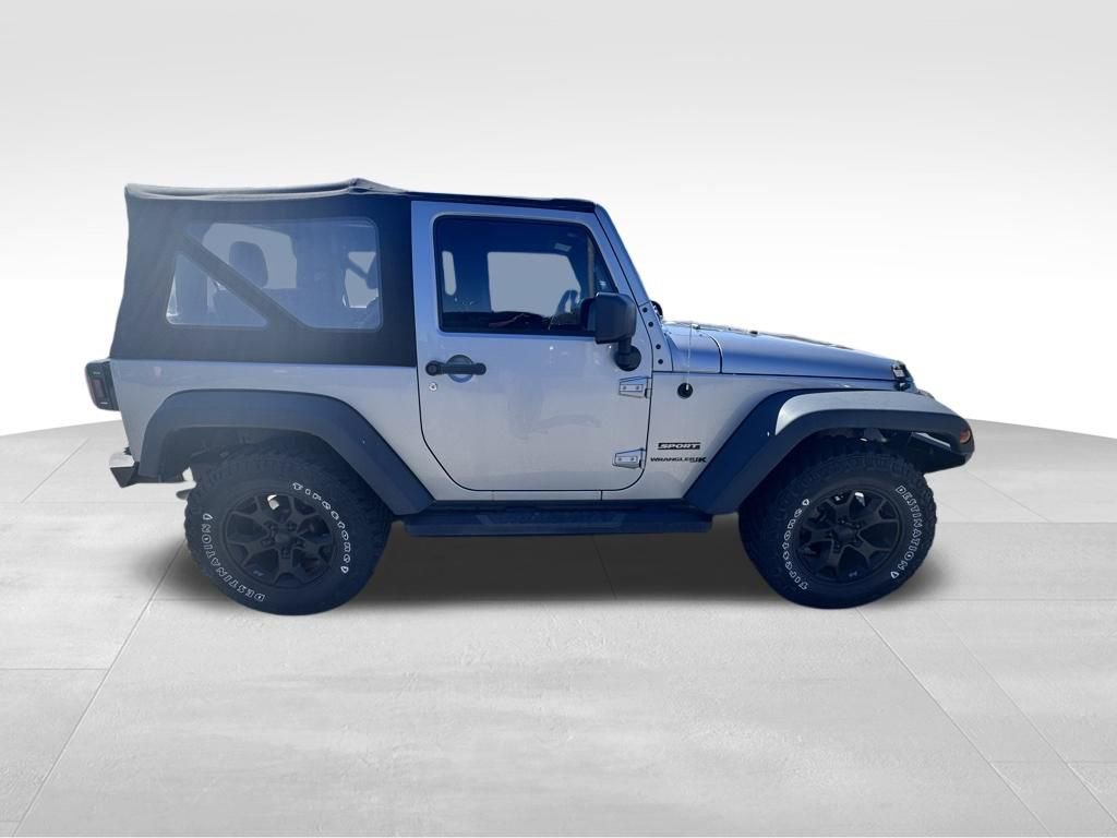 Used 2018 Jeep Wrangler Sport AWD/4WD image 5