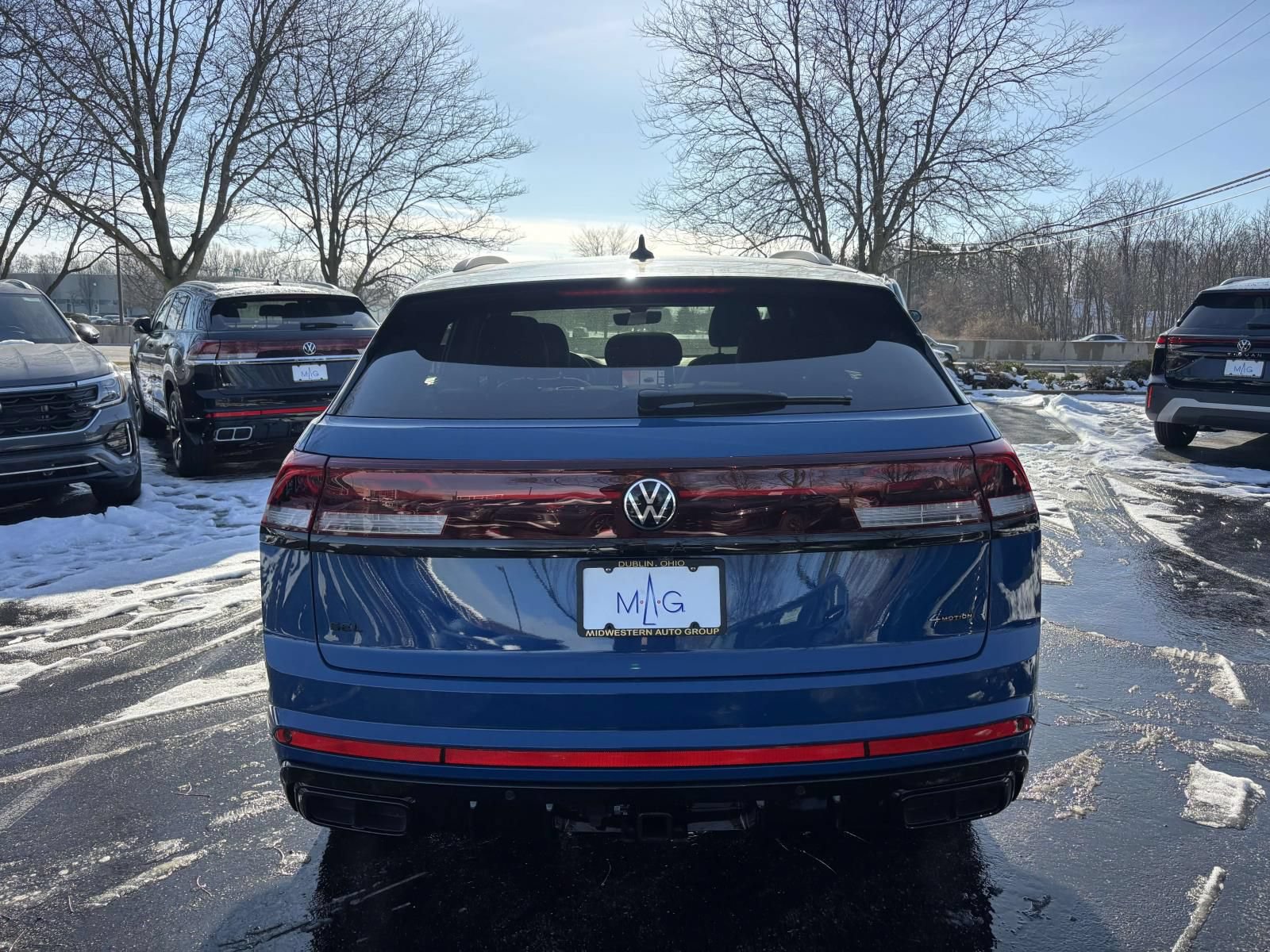 New 2026 Volkswagen Atlas Cross Sport SEL R-Line AWD/4WD image 6