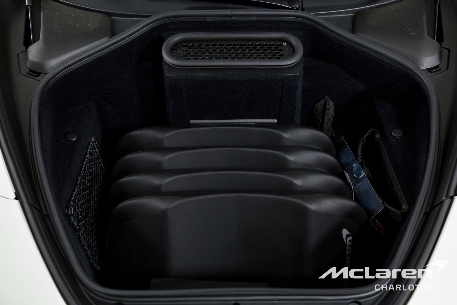 Used 2024 McLaren 750S Spider image 18