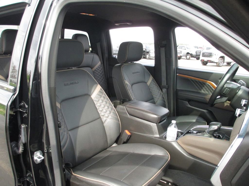 Used 2023 GMC Canyon Denali image 22