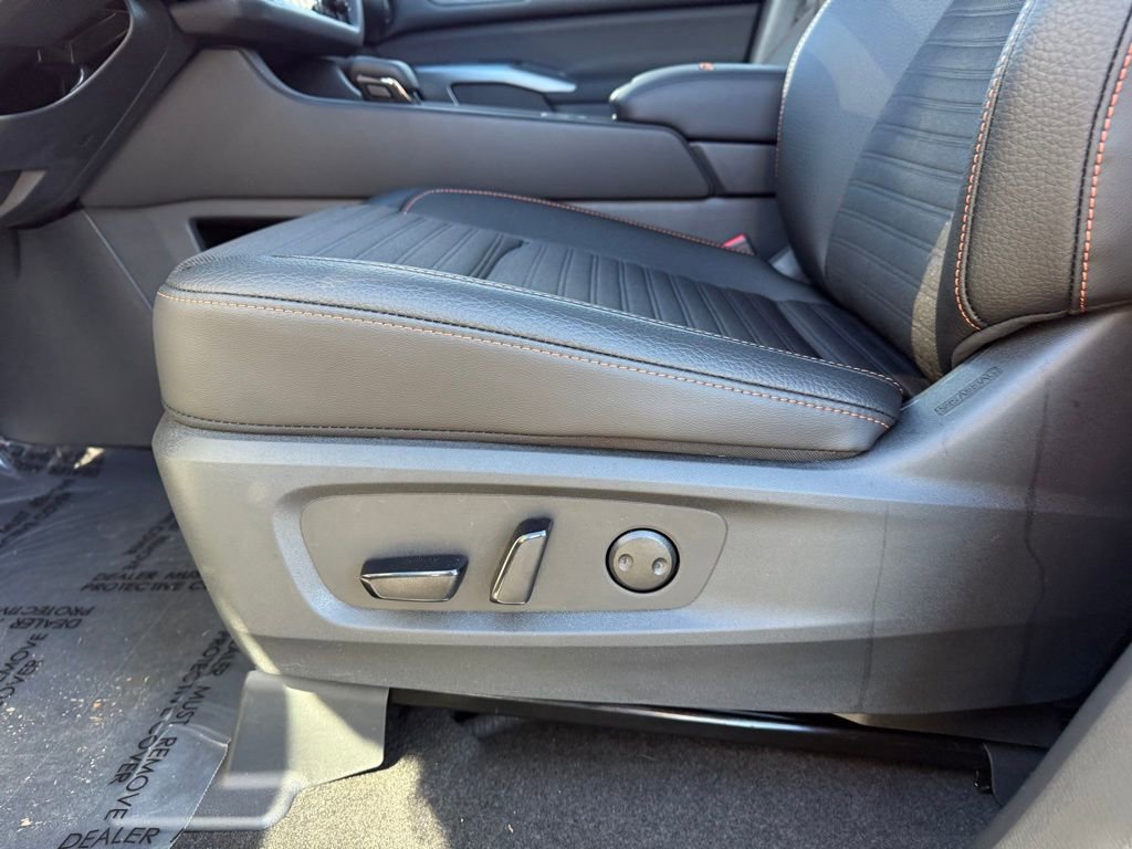 New 2025 Nissan Pathfinder Rock Creek image 17