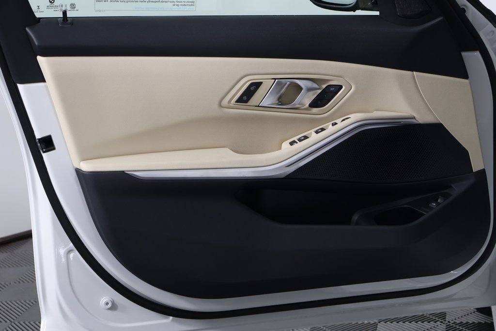 New 2026 BMW 330i Sedan w/ M Sport Package image 7