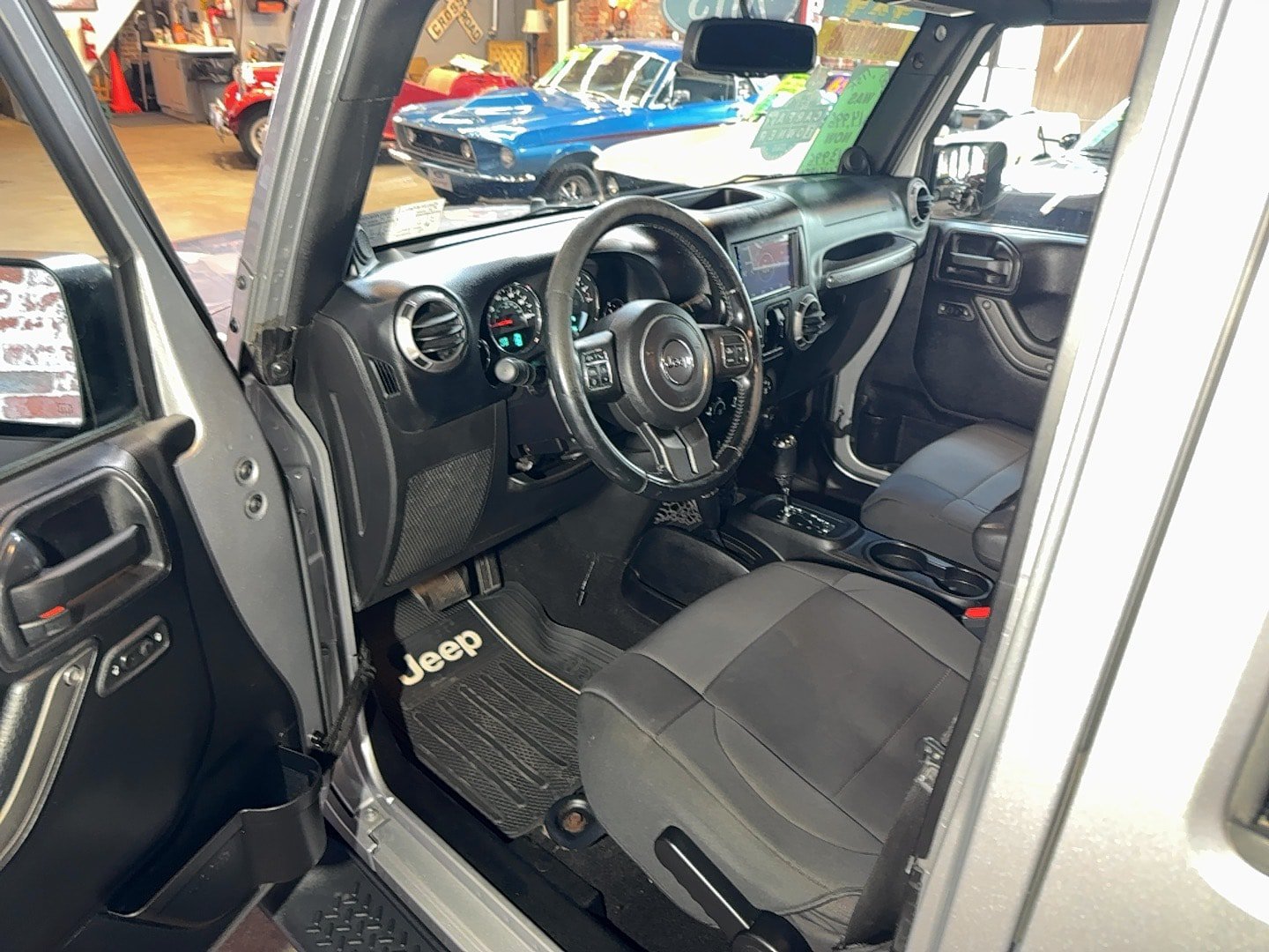 Used 2013 Jeep Wrangler Unlimited Sport AWD/4WD image 11
