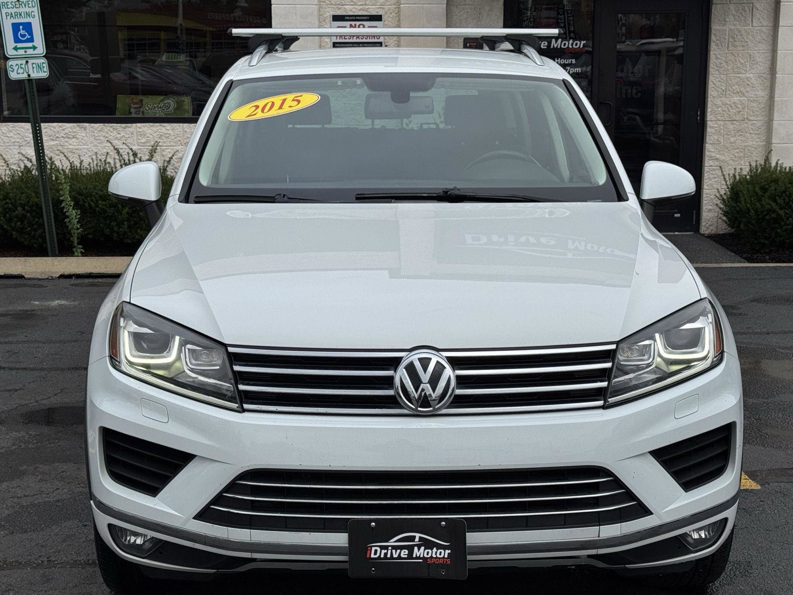 Used 2015 Volkswagen Touareg Sport image 4