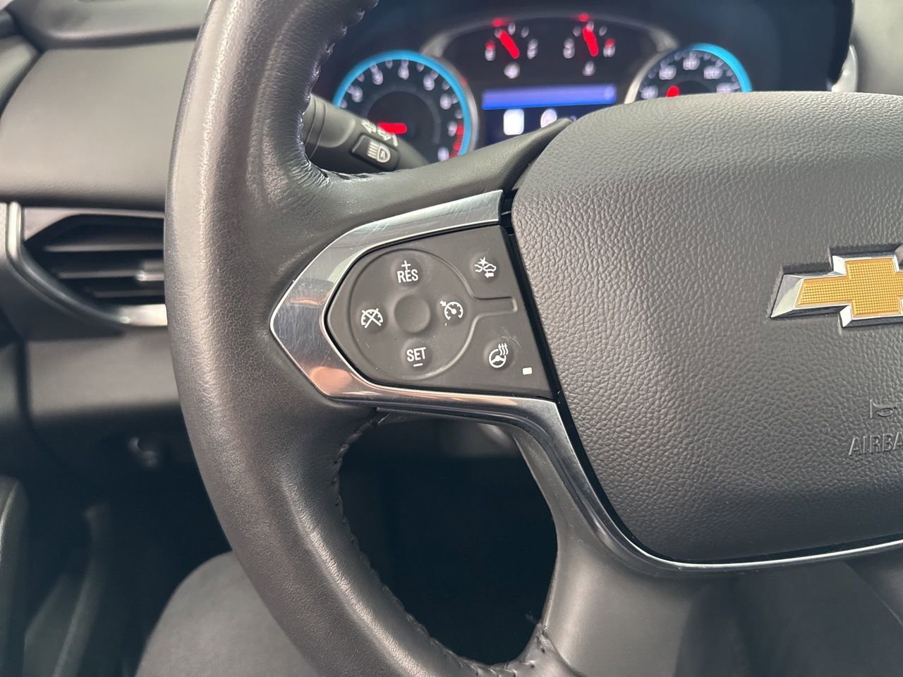 Used 2020 Chevrolet Traverse Premier image 21