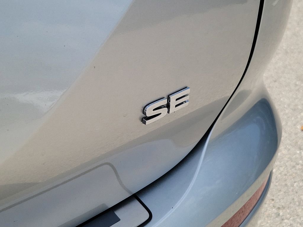 Used 2023 Mitsubishi Outlander SE image 13