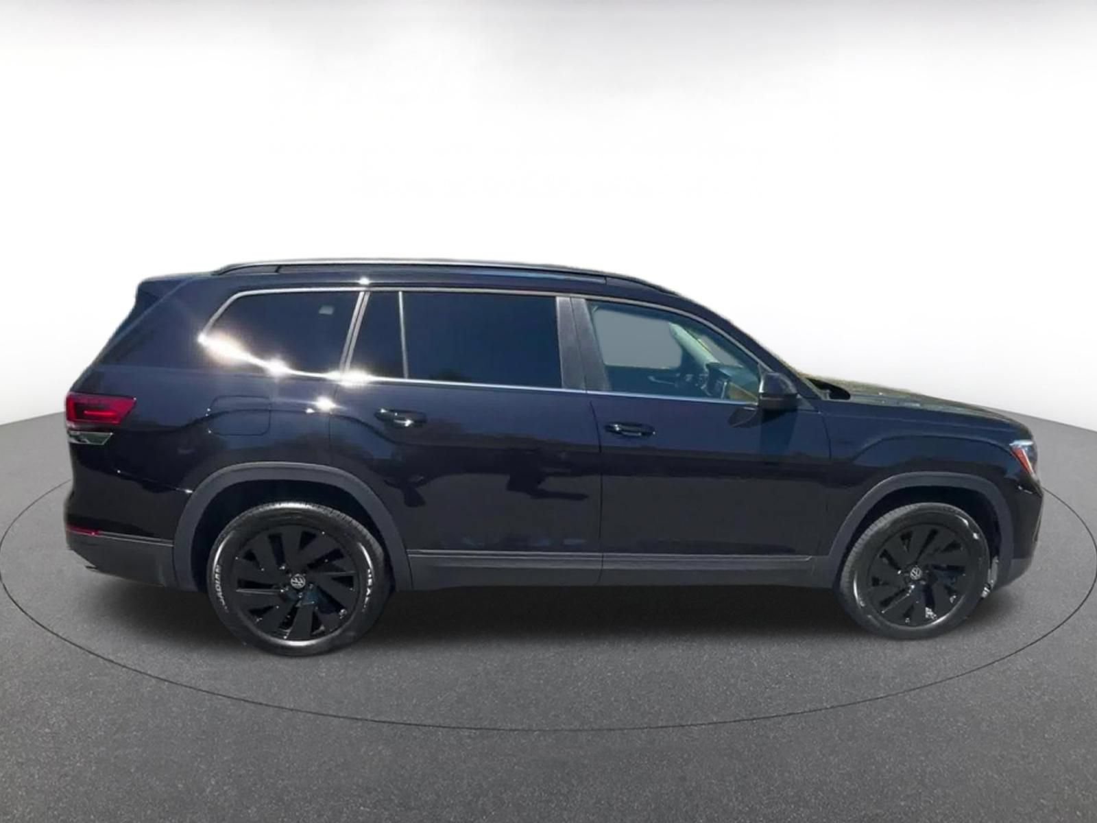 Used 2026 Volkswagen Atlas SE FWD image 15