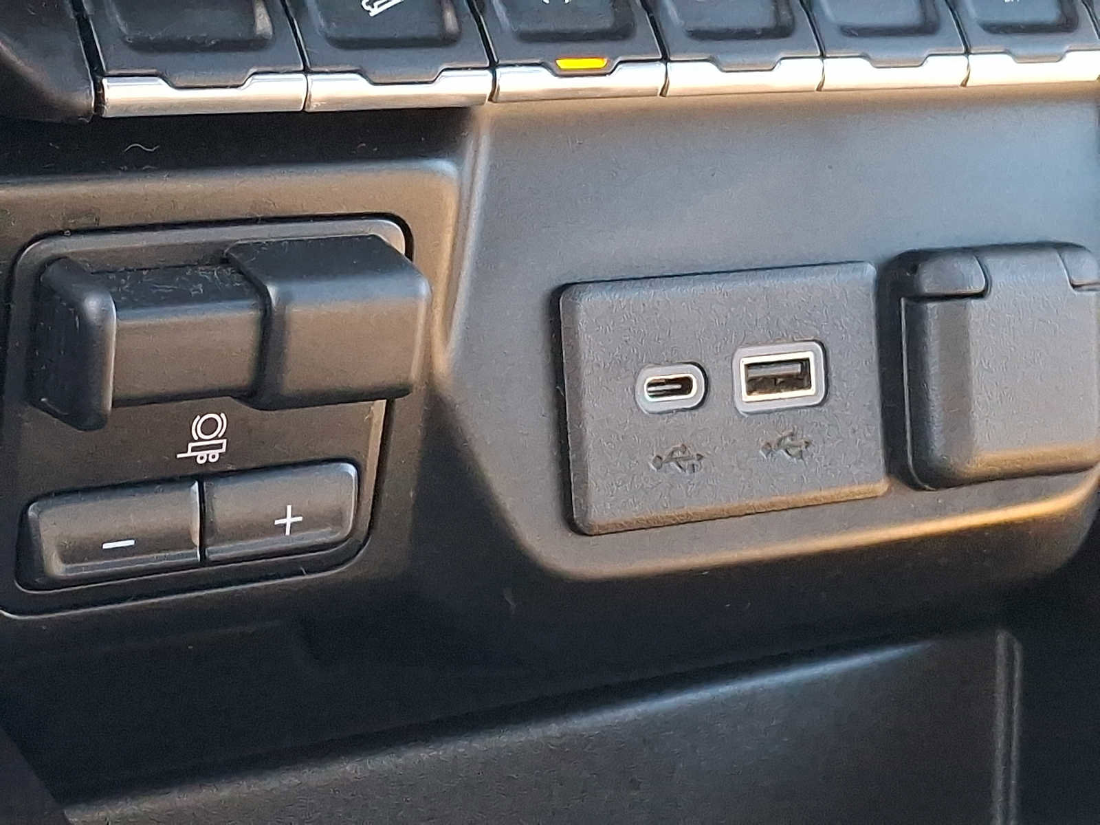 Used 2021 Chevrolet Silverado 1500 LT Trail Boss w/ Convenience Package II image 23